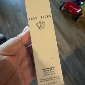 Bobbi Brown Vitamin Enriched Skin Tint SPF 15 - Cream Rich 1